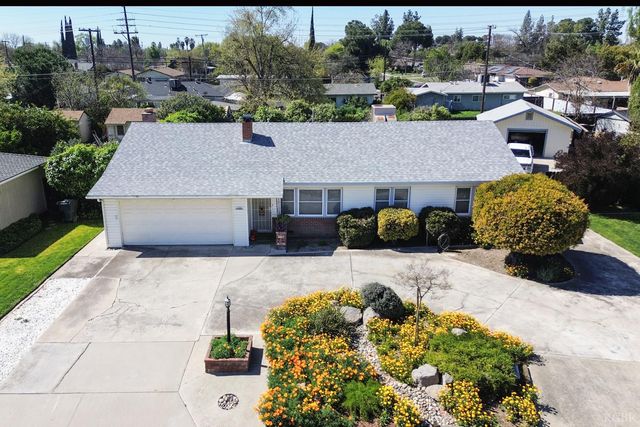 2080 McKinley Avenue, Hanford, CA 93230