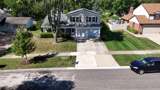 1573 Chippewa Drive, Naperville, IL 60563