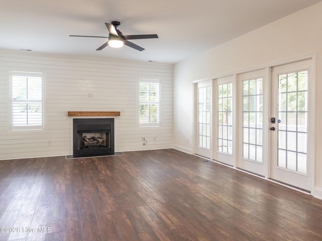 29 Farm Meadow Court, Hampstead, NC 28443
