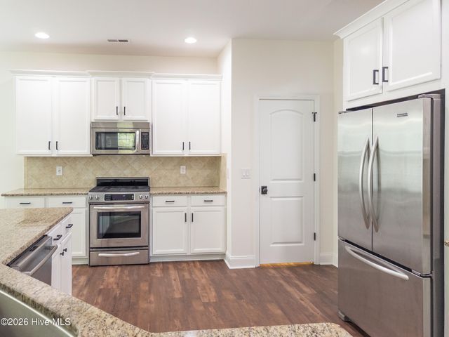 29 Farm Meadow Court, Hampstead, NC 28443