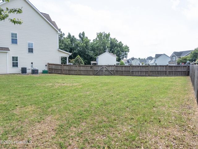 29 Farm Meadow Court, Hampstead, NC 28443