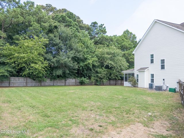 29 Farm Meadow Court, Hampstead, NC 28443