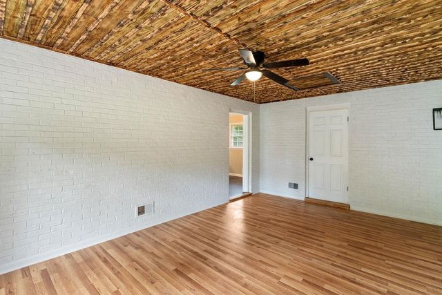826 Webber Lake Rd, Union, SC 29379