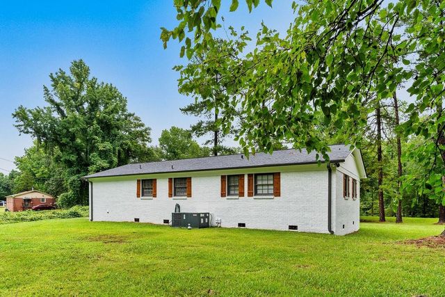 826 Webber Lake Rd, Union, SC 29379