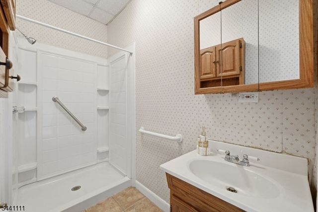 122 Avenue A, Bayonne City, NJ 07002
