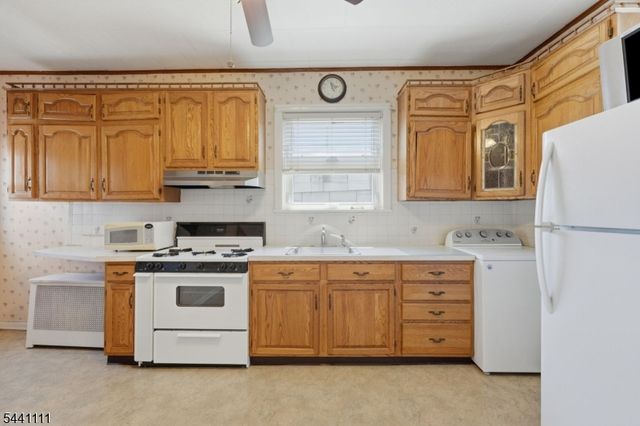 122 Avenue A, Bayonne City, NJ 07002