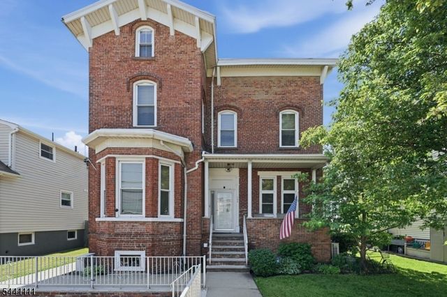 122 Avenue A, Bayonne City, NJ 07002