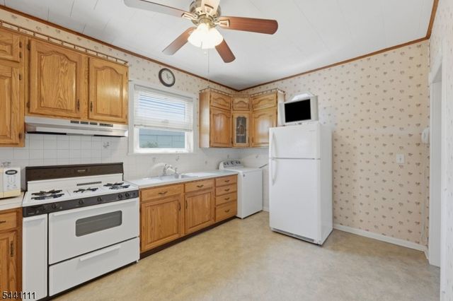 122 Avenue A, Bayonne City, NJ 07002