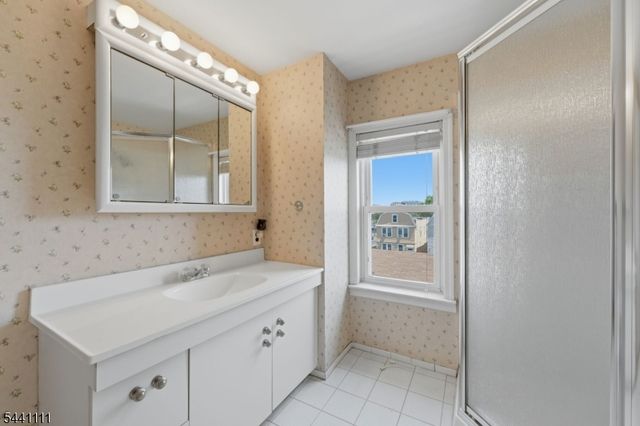 122 Avenue A, Bayonne City, NJ 07002