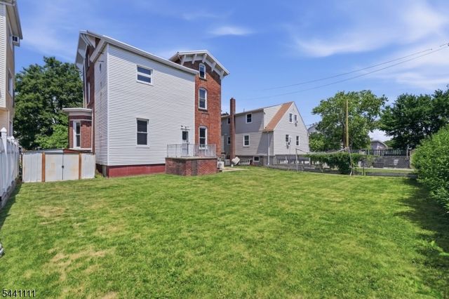 122 Avenue A, Bayonne City, NJ 07002