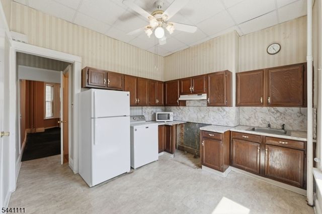 122 Avenue A, Bayonne City, NJ 07002