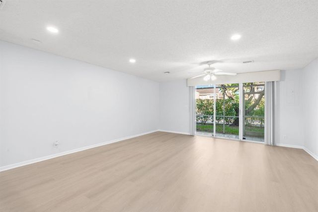 7107 Woodmont Way, Tamarac, FL 33321