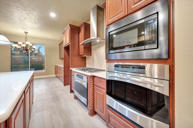 2515 Montclair Court, League City, TX 77573