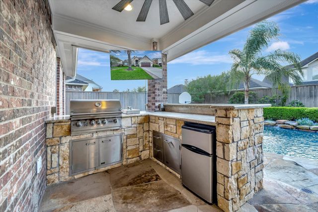 2515 Montclair Court, League City, TX 77573