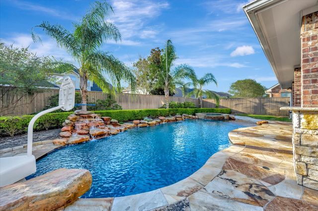 2515 Montclair Court, League City, TX 77573
