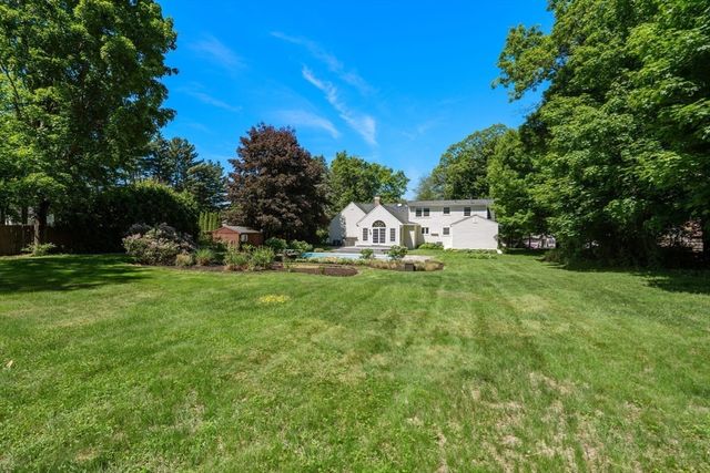 2035 Parker St, Springfield, MA 01128