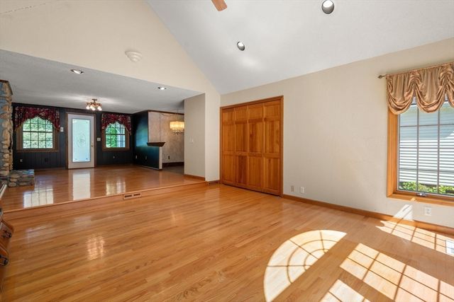 2035 Parker St, Springfield, MA 01128