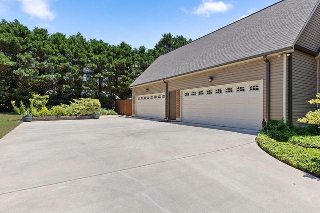 46 W Acorn Drive, Rock Spring, GA 30739