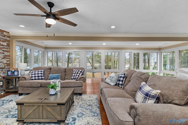 1335 Point Of Pines, Guntersville, AL 35976