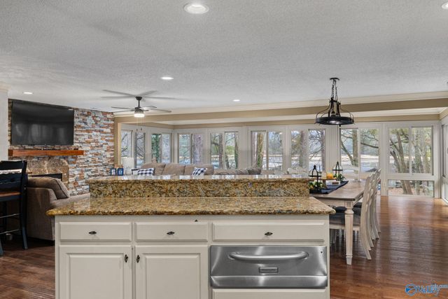 1335 Point Of Pines, Guntersville, AL 35976