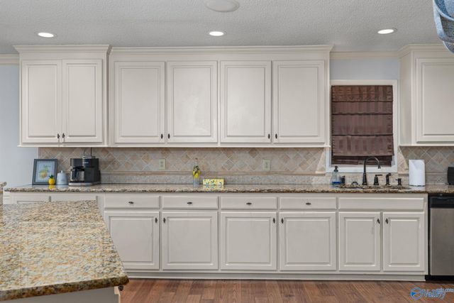 1335 Point Of Pines, Guntersville, AL 35976