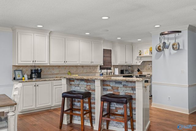 1335 Point Of Pines, Guntersville, AL 35976