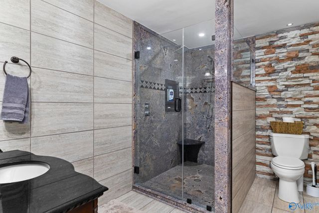 1335 Point Of Pines, Guntersville, AL 35976