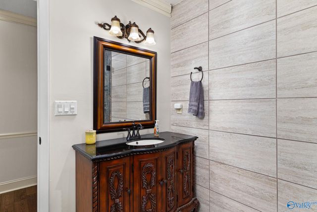 1335 Point Of Pines, Guntersville, AL 35976