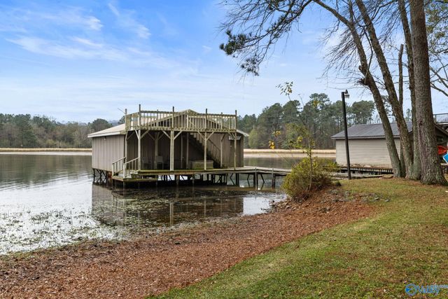 1335 Point Of Pines, Guntersville, AL 35976