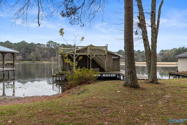 1335 Point Of Pines, Guntersville, AL 35976