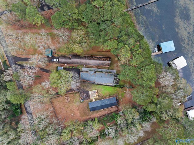 1335 Point Of Pines, Guntersville, AL 35976