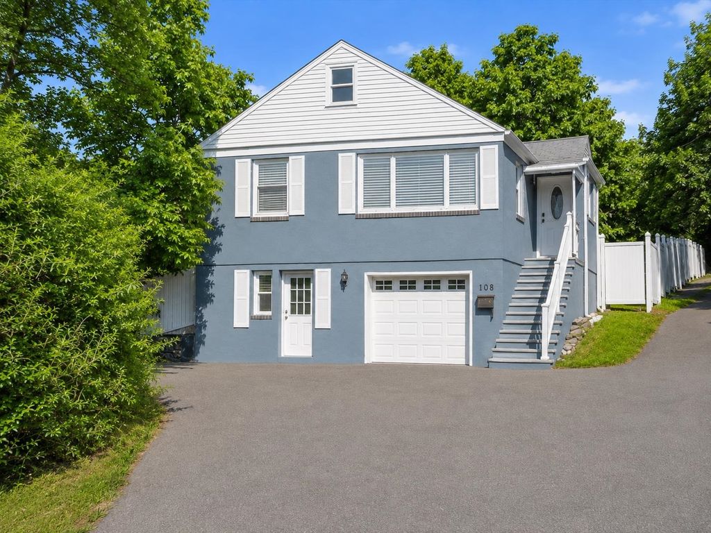 108 COUNTY RD, Tenafly, NJ 07670