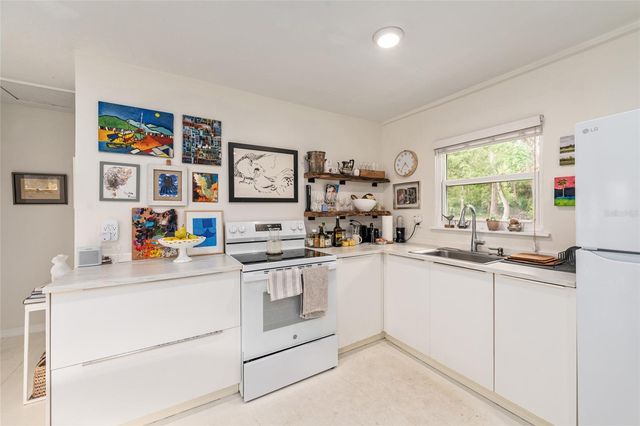 201-203 NE TAHOTA AVENUE, Micanopy, FL 32667