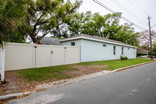1101 2ND STREET W, Bradenton, FL 34205