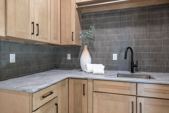 31 La Entrada, Placitas, NM 87043