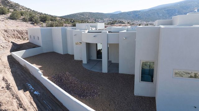 31 La Entrada, Placitas, NM 87043