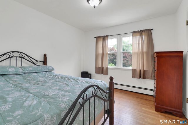 4 Cherry Heights Terrace, Newtown, CT 06482