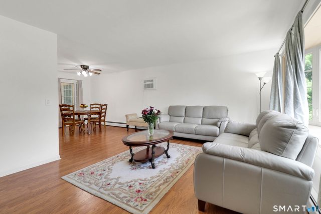 4 Cherry Heights Terrace, Newtown, CT 06482