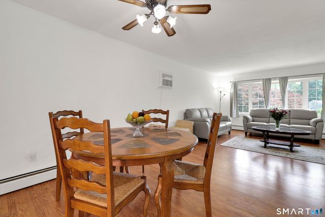 4 Cherry Heights Terrace, Newtown, CT 06482
