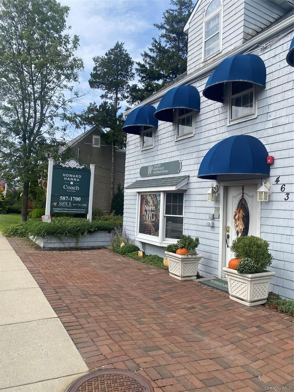 463 Montauk Highway, West Islip, NY 11795 — exterior