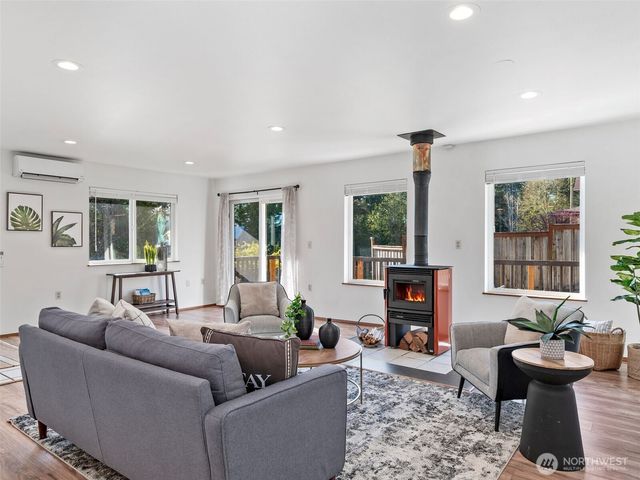 919 43rd Street, Port Townsend, WA 98368
