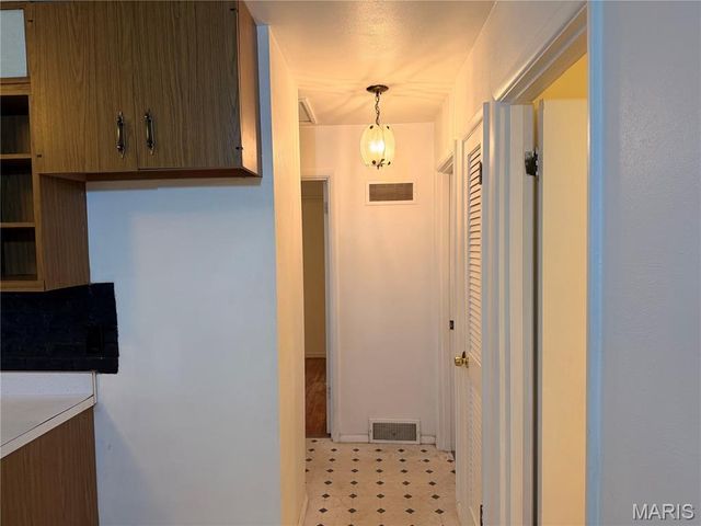 10436 Durness Drive, St Louis, MO 63137