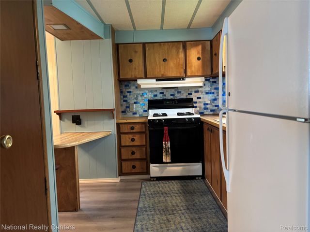 134 College Avenue, Britton Village, MI 49229