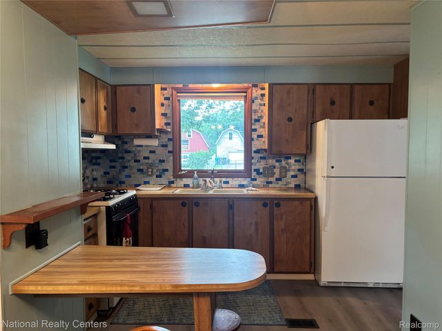 134 College Avenue, Britton Village, MI 49229