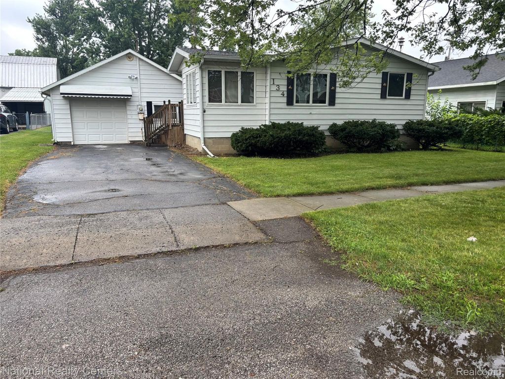 134 College Avenue, Britton Village, MI 49229