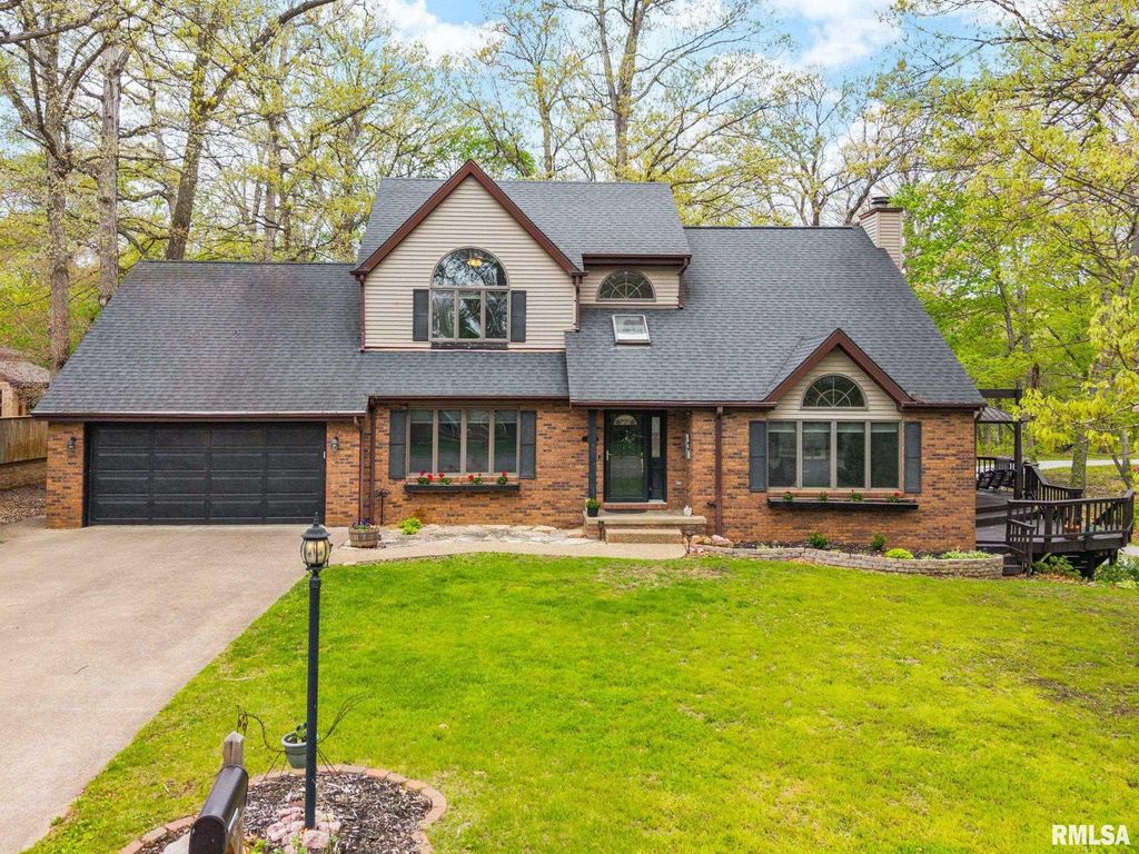 298 Hires Trace, Morton, IL 61550