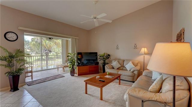 8083 Queen Palm LN 424, Fort Myers, FL 33966