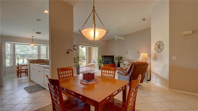 8083 Queen Palm LN 424, Fort Myers, FL 33966