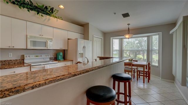 8083 Queen Palm LN 424, Fort Myers, FL 33966