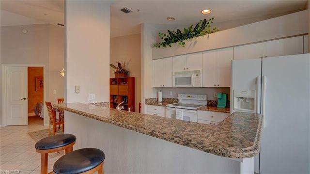 8083 Queen Palm LN 424, Fort Myers, FL 33966